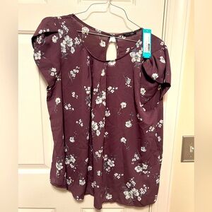 NEW tulip-sleeve top